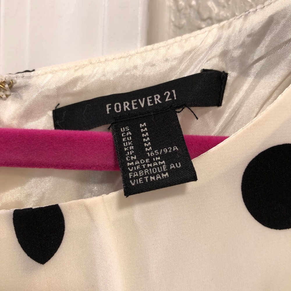 Polka dot dress! - Picture 2 of 4